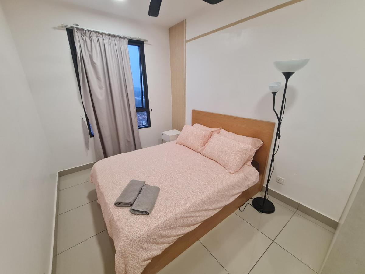 Lovely 3-Bedroom Serviced Apartment @ Сайберджая Экстерьер фото